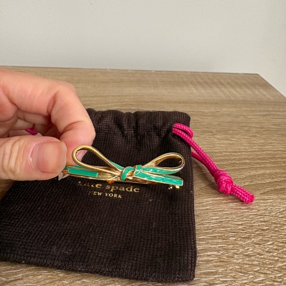 Kate Spade Bow Gold Bangle Green Bracelet - Picture 2 of 5